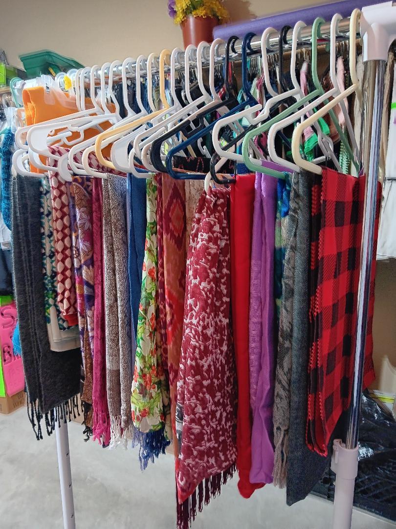 BIG SALE 2059 BRIARBEND, MARYVILLE, SAT, OCT 19, 712 Yard Sales