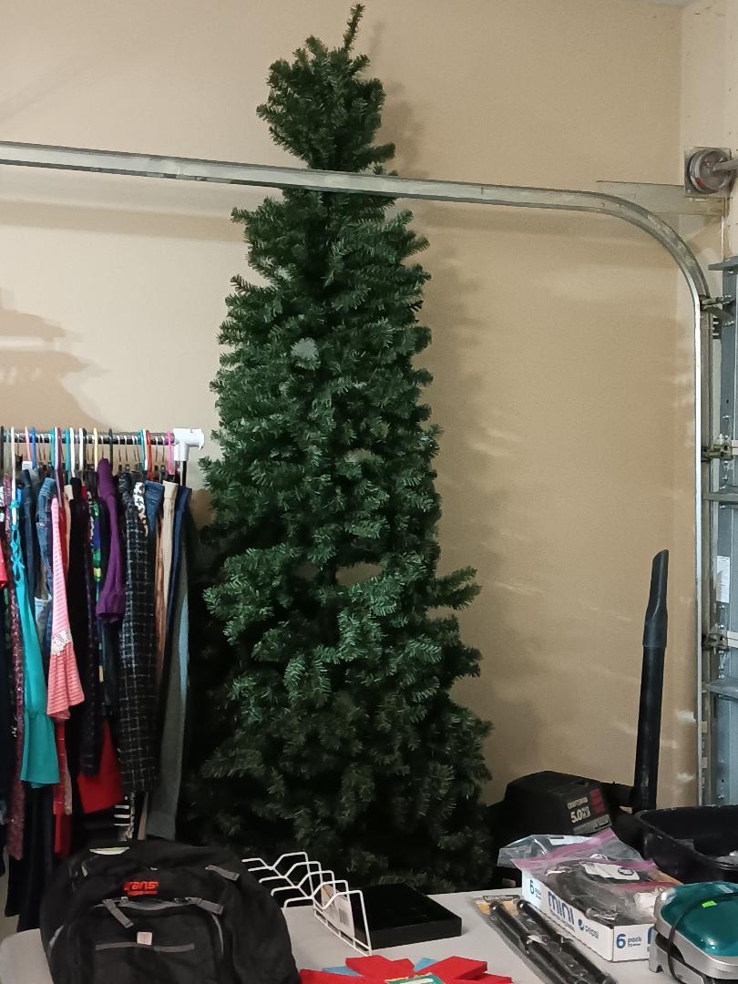 BIG SALE 2059 BRIARBEND, MARYVILLE, SAT, OCT 19, 712 Yard Sales