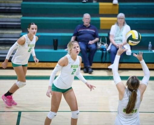 The Southwestern Piasa Birds' Maddie Pruitt is No. 6.