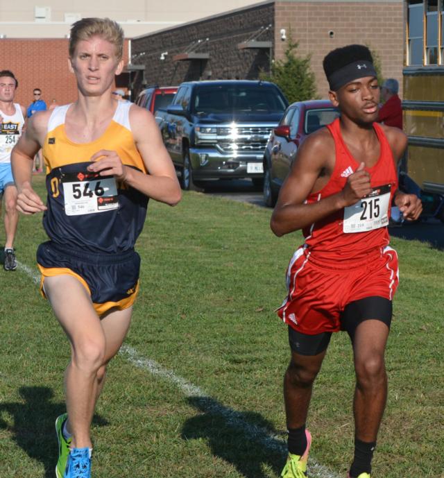 Alton's Cassius Havis had another strong race in the Southwestern Conference Cross Country Meet for the Redbirds this past Friday. (Photo by Dan Brannan)