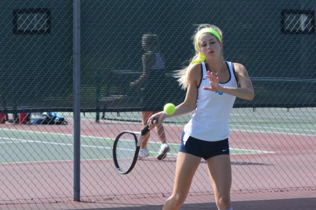 Jersey state tennis qualifer Anne Snyders