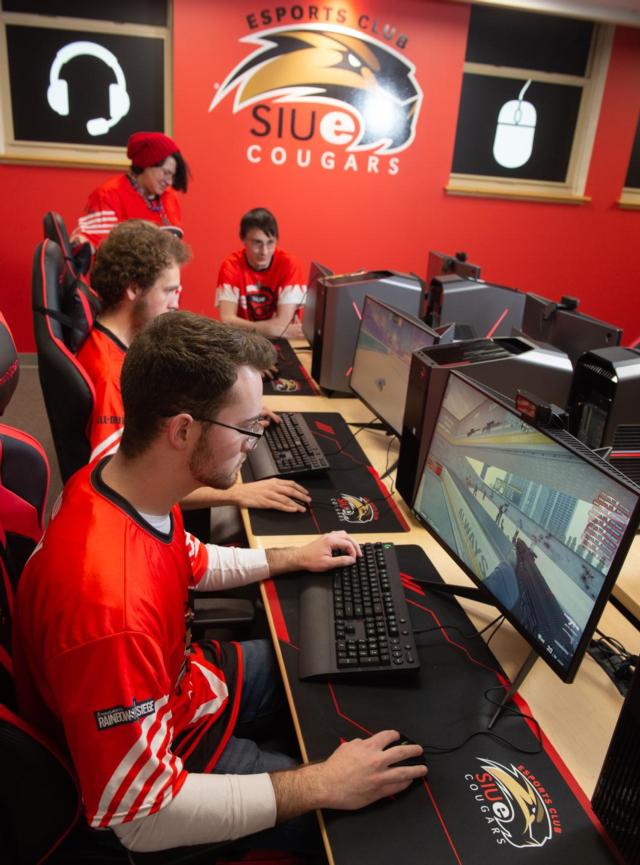 The Esports facility at SIUE is located in Bluff Hall.