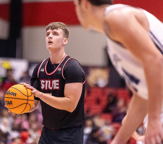 SIUE Men’s Basketball Dominates St. Ambrose in Exhibition Victory ...