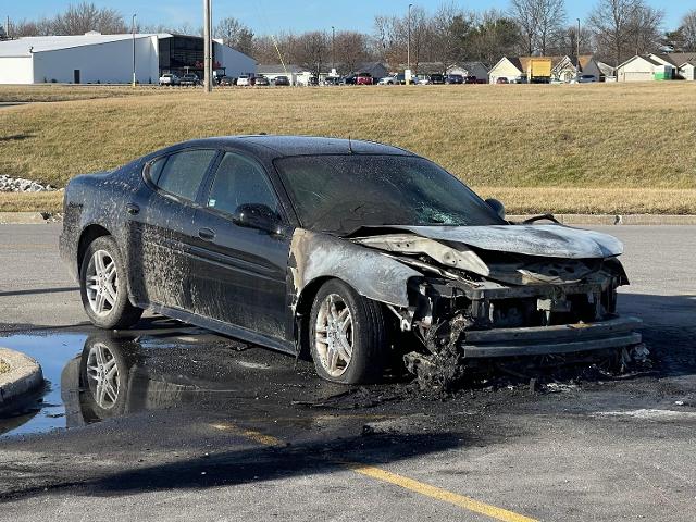 Jerseyville shop owner says he's stuck between state, local law