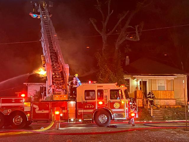 Alton, East Alton Firefighters Battle Intense Blaze In 1600 Block Of ...