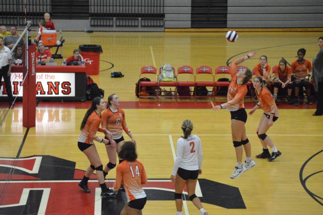 Edwardsville's Rachel Pranger returns a volley. (Photo by Brent Feeney)