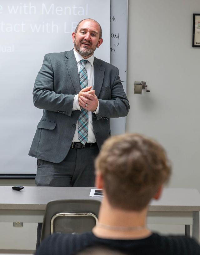 Madison County Assistant State&rsquo;s Attorney Luke Yager talks to students in LC&rsquo;s Mental Health and Criminal Justice class. JAN DONA/LC MARKETING & PR.