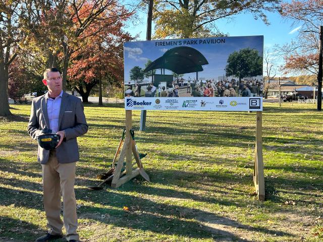 Mayor Wayne White thanks the community for their work.