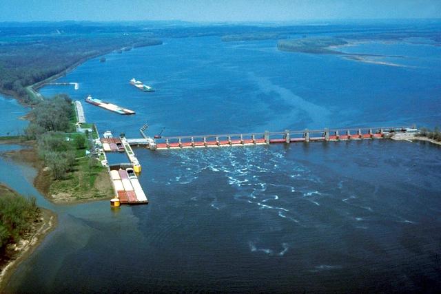 Mississippi River Lock and Dam number 25 near Winfield, MO.