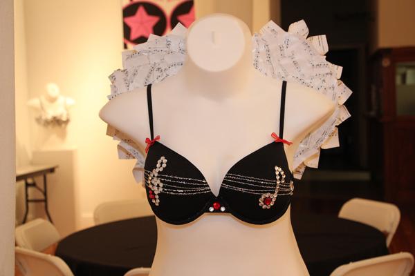 BEDAZZLE A BRA FOR BREAST CANCER