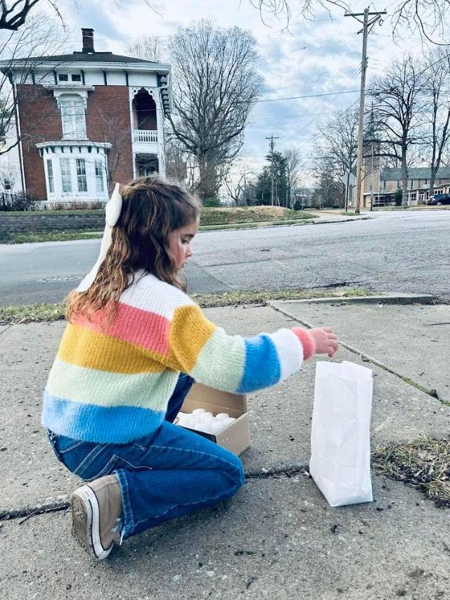 Middletown Neighborhood Lights Up the Night with Christmas Eve Luminary