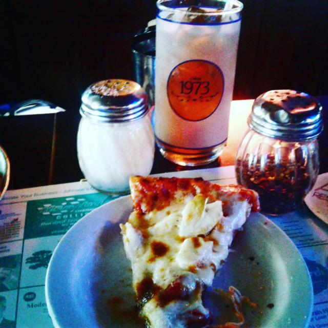 Alton Restaurant Week Johnson's corner includes iconic pizza in week's