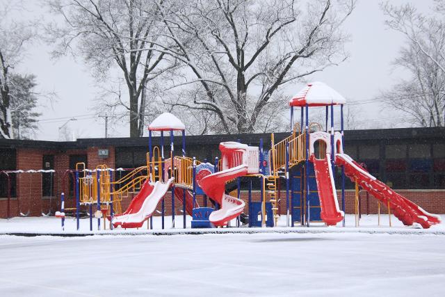 Alton Is Hit With Light Snowfall Overnight, Wood River Streets Clear