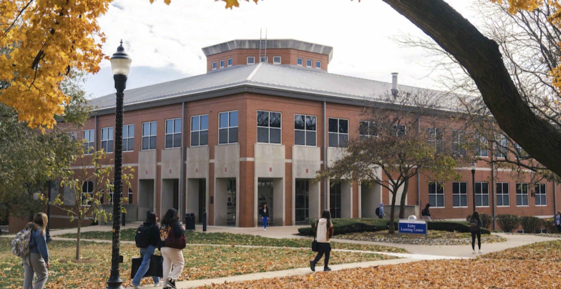 Several Area Students Earn Dean's List Honors At Illinois College