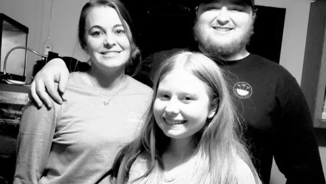 A GoFundMe has been established for the late Randa Davidson, left, and her family.