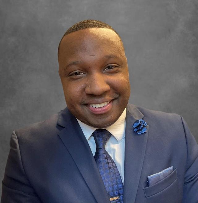 Julius Sims, Regional Manager