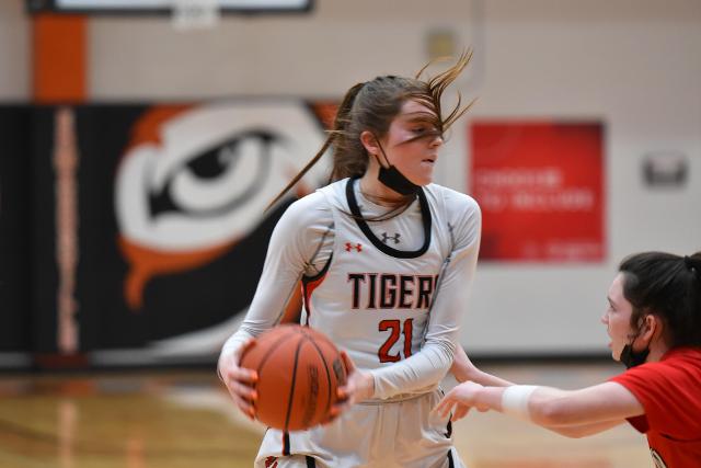 Senior Elle Evans had a fantastic game for the Tigers on Tuesday against Pekin with 20 points. (Photo by Dan Brannan)