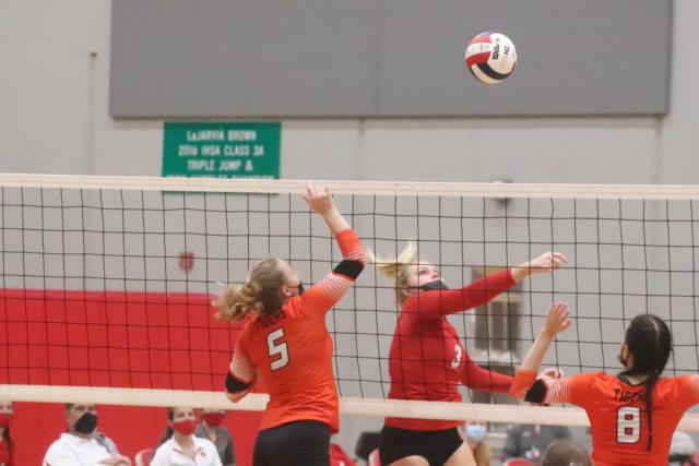 Edwardsville Gets Solid Team Effort, Underclassmen Contribute As Tigers ...