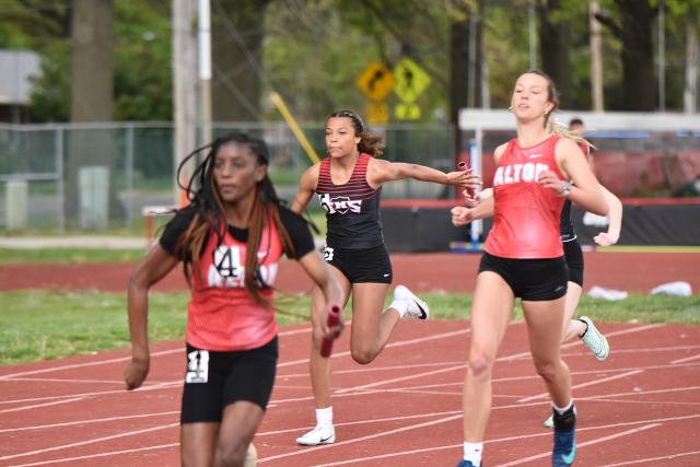 Edwardsville Girls Track And Field Team Takes Large Schools County Meet ...