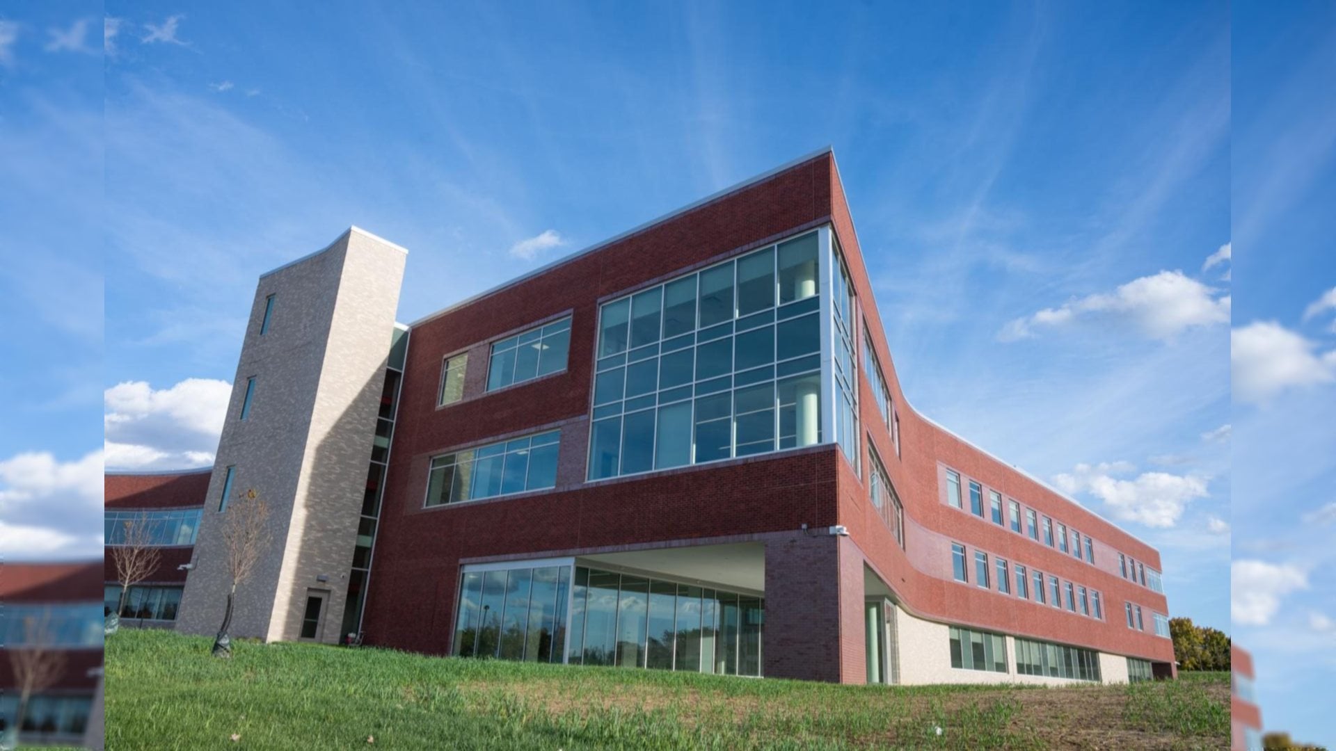 SIUE's Health Sciences Complex to Hold Ribbon Cutting to Mark Construction Completion