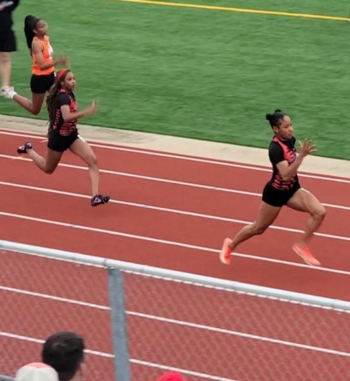 Rayna Raglin of Alton.