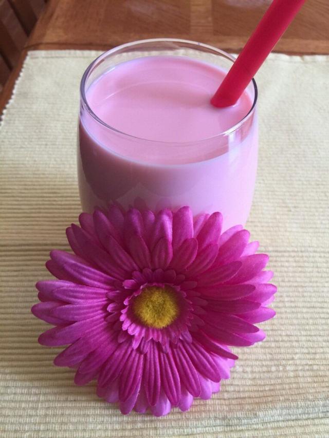 Strawberry Milk Blossom