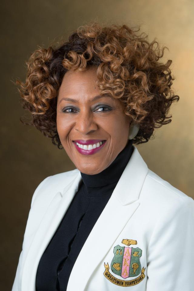 Dr. Earleen Patterson, director of Student Opportunities for Academic Results (SOAR) and director of the Johnetta Haley Scholarship Academy, is the 2017 winner of the Edwardsville Branch of the NAACP President’s Award.