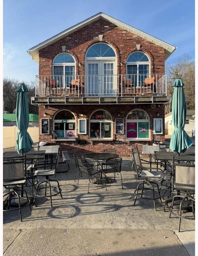 Gogo-May's Sundae Scoop in Grafton.