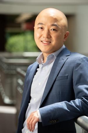 Yohan Choi, SIUE assistant professor of entrepreneurship and strategy.