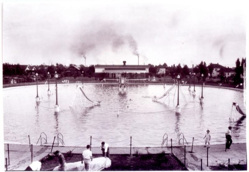 1926 Photograph of Round Pool Wood River Museum &ndash; Standard Oil Collection