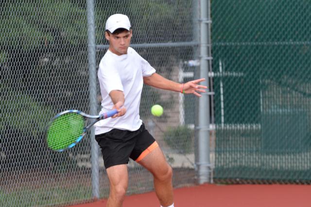 Edwardsville's Seth Lipe.