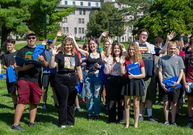 A group of new L&C students excited to start the semester. JAN DONA/MARKETING & PR