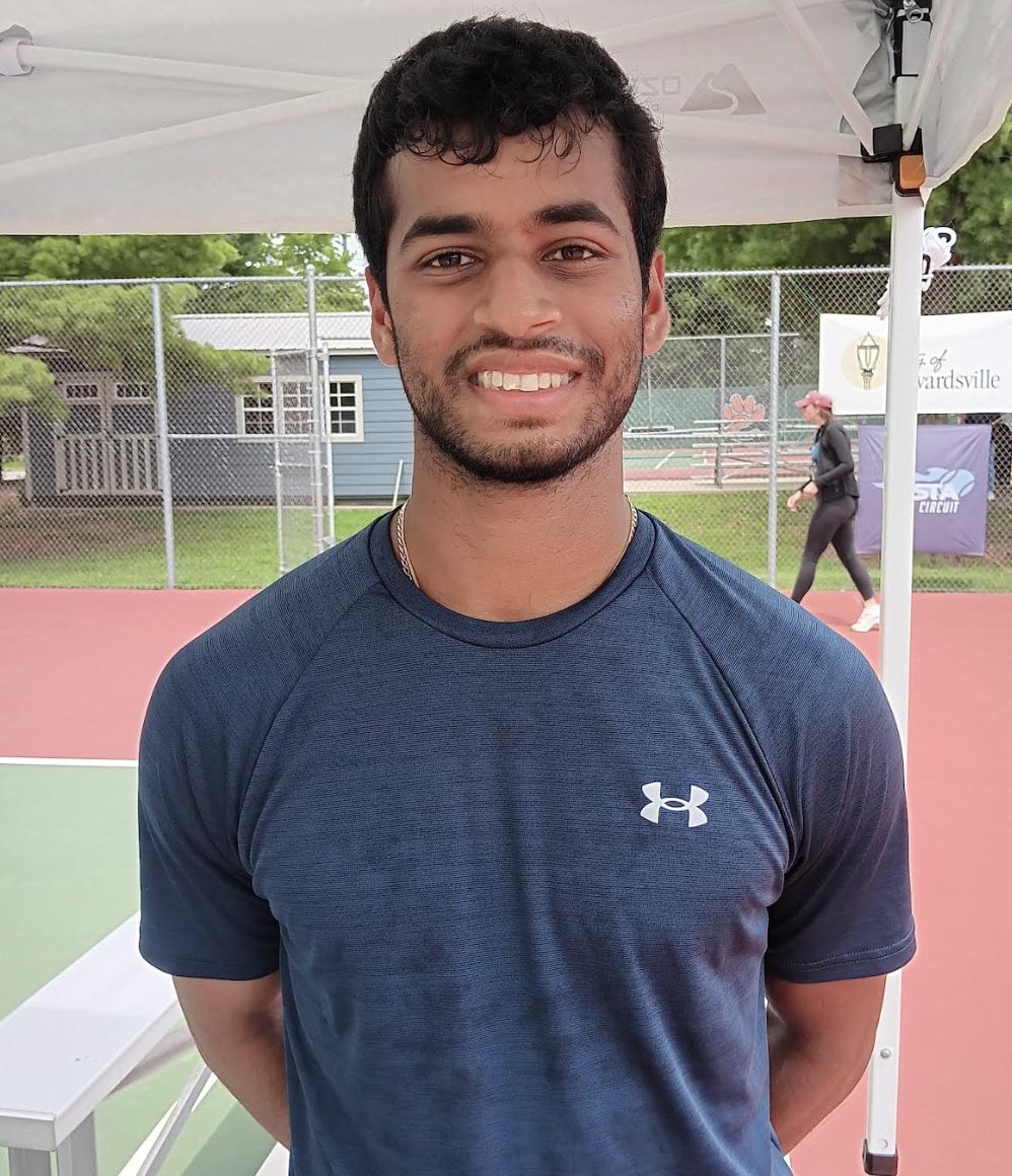 Vignesh Gogineni of Mason, Ohio, the Futures singles winner.