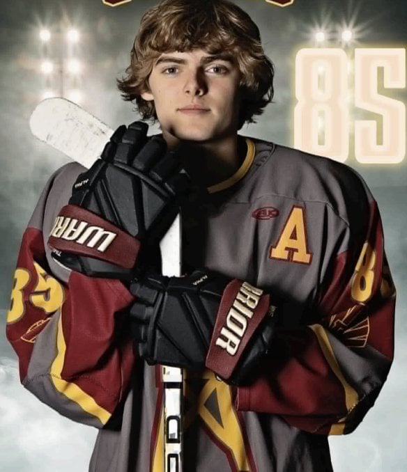 Owen Timmons of East Alton-Wood River boys hockey squad.