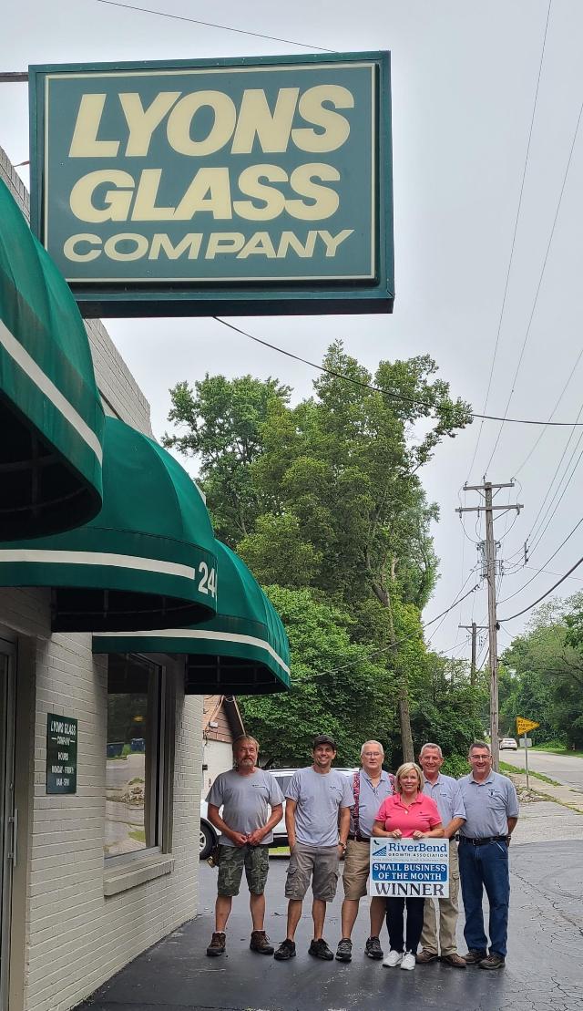 Local Glass Company Receives August Small Business Award