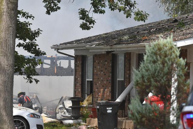 "Kedengarannya seperti gempa:" ledakan besar menghancurkan rumah -rumah di St Louis County
