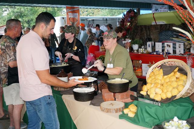 Duck Pluckers guests enjoyed a sensational steak dinner from Morrison’s Food and Nutrition. 