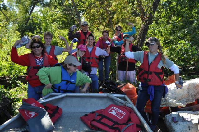 MEF clean up volunteers