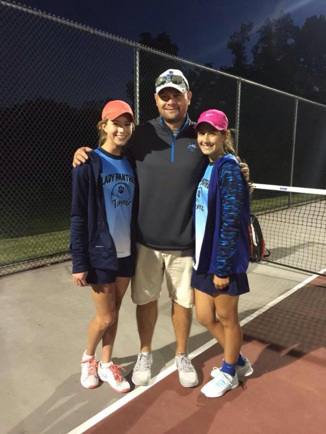Anne Snyders, Jersey tennis coach Stote Reeder and Ashton Tewell. (File photo)