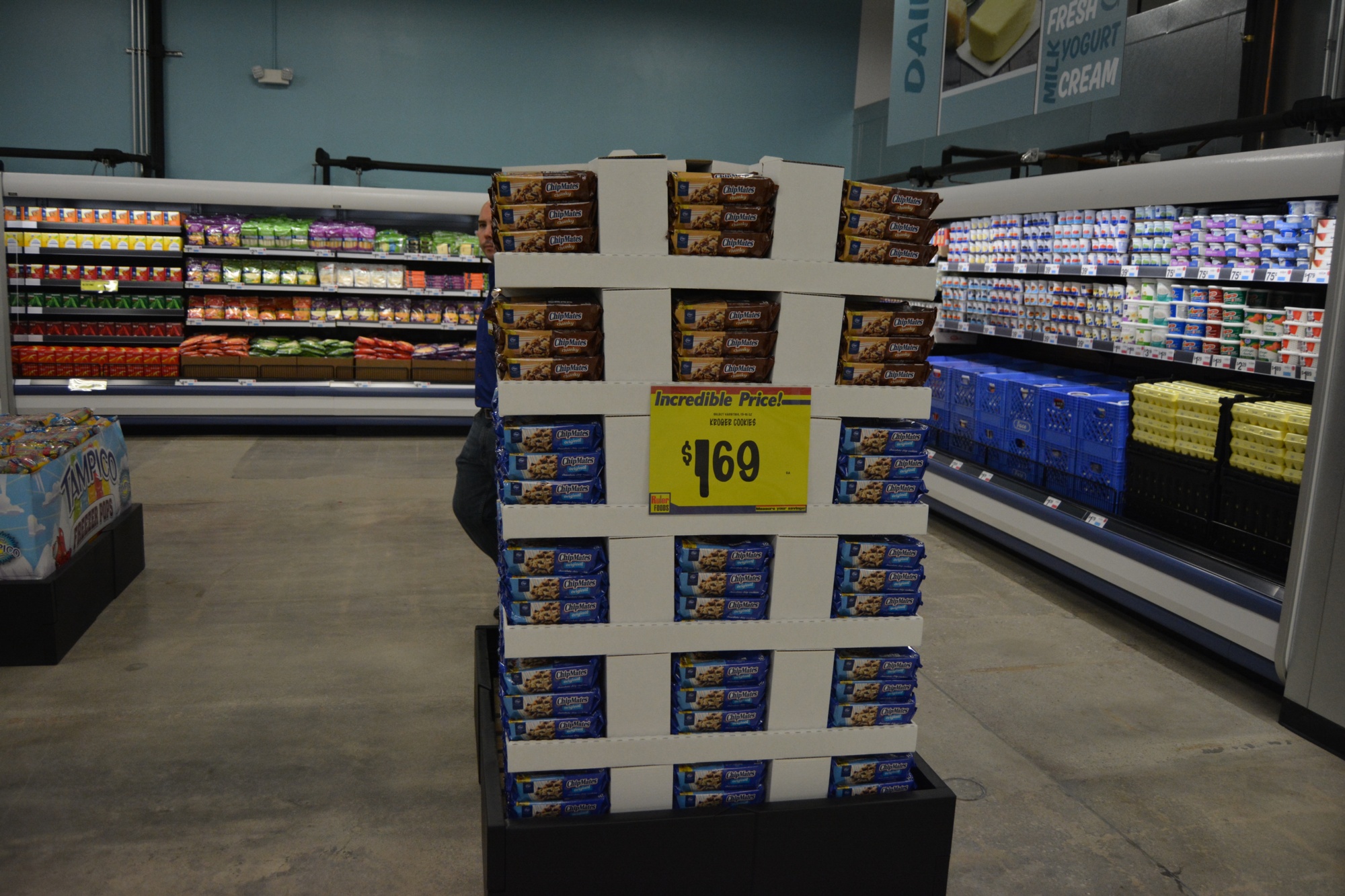 MAKING HISTORY Ruler Foods opens doors, brings Kroger brand back to Godfrey area